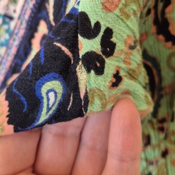 🍄 50% OFF - Free People Bohemian Floral Print V-Neck Blouse - Picture 9 of 10